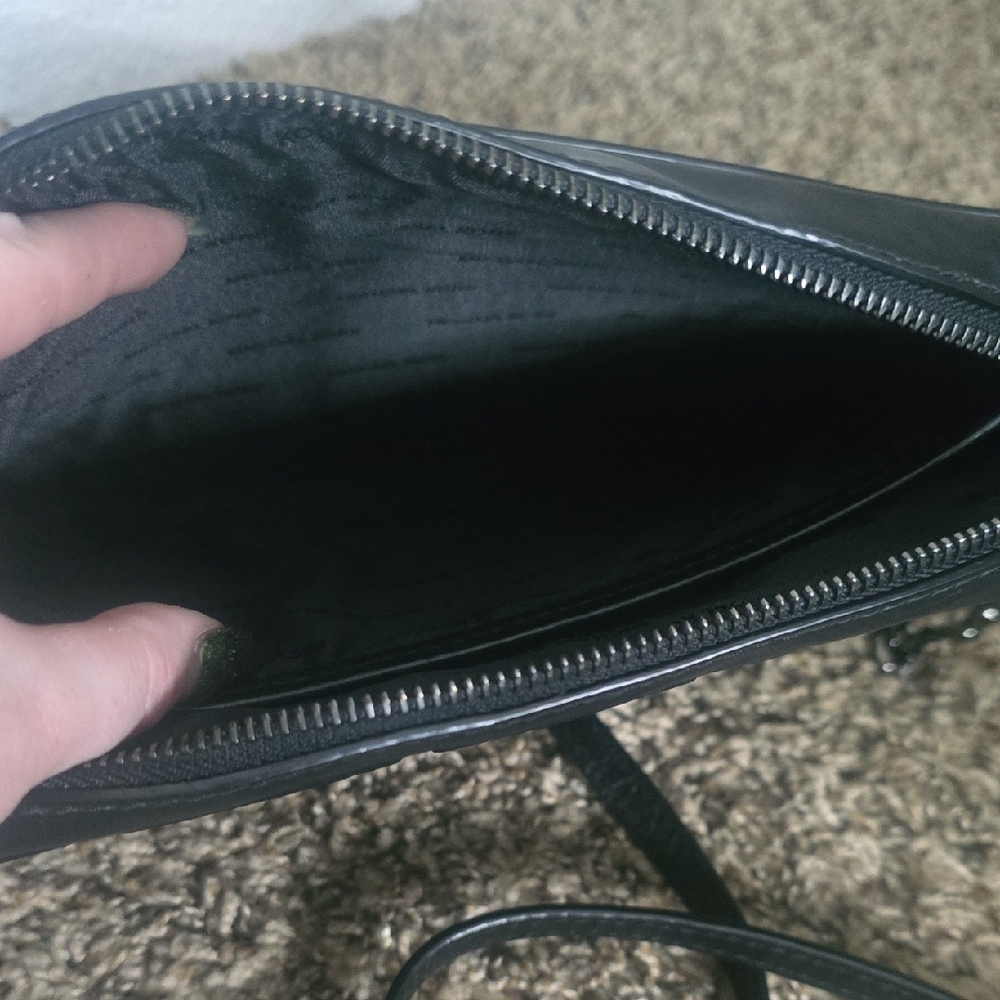 Michael Kors Black Diamond Quilted Crossbody Bag W/ Gunmetal Hardware (EUC)🩶🖤 - Picture 12 of 13
